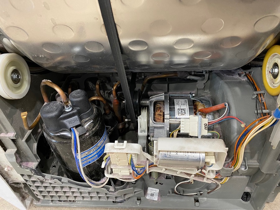 Kompressor und Antriebsmotor eines Wärmepumpentrockners